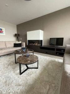 Haard met tv meubel door Nuovo Antico