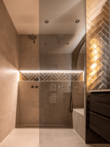 Badkamer warme tinten 1-SHOWROOMEXAMPLELARGE