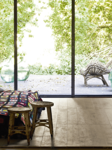 Storken met relief wand en vloer totaal-SHOWROOMEXAMPLEORIGINAL